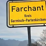 Farchanter Alm Mit Schlafzimmer, Wohnzimmer Und Schlafnische