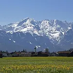 Farchanter Alm Mit Schlafzimmer, Wohnzimmer Und Schlafnische Apartment