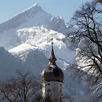 Farchanter Alm Mit Schlafzimmer, Wohnzimmer Und Schlafnische * Farchant