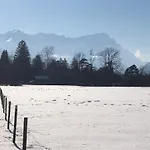 Farchanter Alm Mit Schlafzimmer, Wohnzimmer Und Schlafnische Farchant