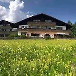 Farchanter Alm Mit Schlafzimmer, Wohnzimmer Und Schlafnische * Farchant