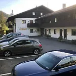 Farchanter Alm Mit Schlafzimmer, Wohnzimmer Und Schlafnische