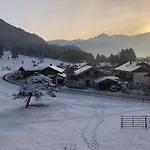 Farchanter Alm Mit Schlafzimmer, Wohnzimmer Und Schlafnische Apartment
