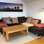 Farchanter Alm Mit Schlafzimmer, Wohnzimmer Und Schlafnische