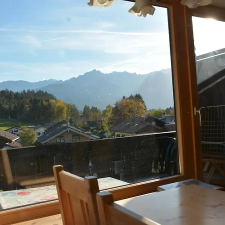 Farchanter Alm Mit Schlafzimmer, Wohnzimmer Und Schlafnische Appartement