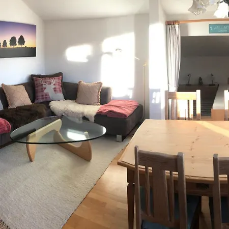Farchanter Alm Mit Schlafzimmer, Wohnzimmer Und Schlafnische *