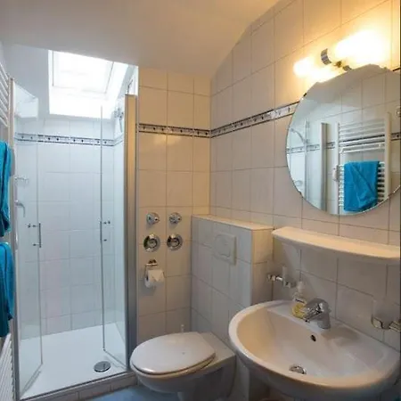 Farchanter Alm Mit Schlafzimmer, Wohnzimmer Und Schlafnische Farchant