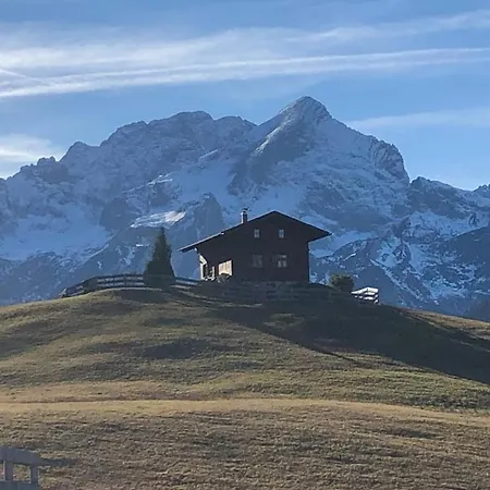 Farchanter Alm Mit Schlafzimmer, Wohnzimmer Und Schlafnische Appartement *