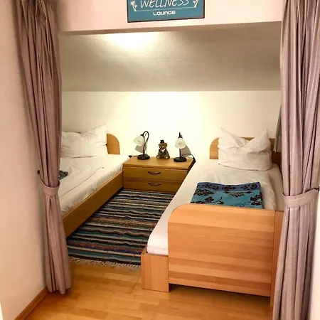 Farchanter Alm Mit Schlafzimmer, Wohnzimmer Und Schlafnische Appartement *