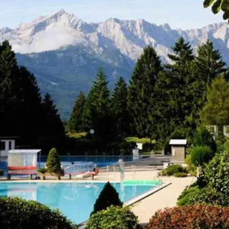 Farchanter Alm Mit Schlafzimmer, Wohnzimmer Und Schlafnische Appartement