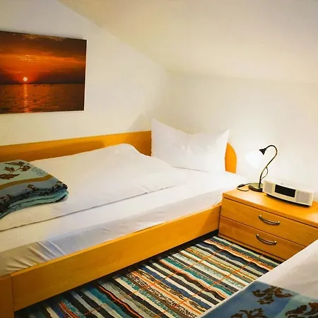 Farchanter Alm Mit Schlafzimmer, Wohnzimmer Und Schlafnische Farchant