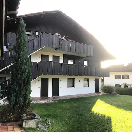 Farchanter Alm Mit Schlafzimmer, Wohnzimmer Und Schlafnische * Farchant