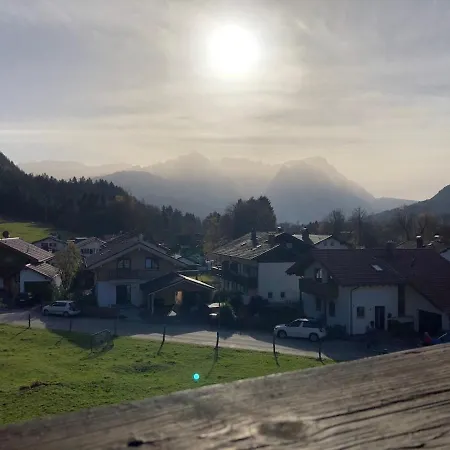 Farchanter Alm Mit Schlafzimmer, Wohnzimmer Und Schlafnische Appartement