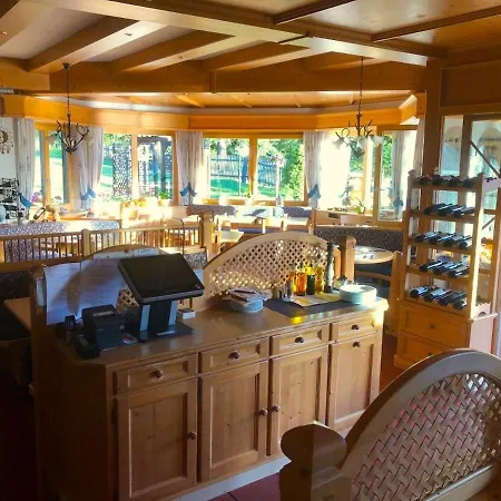 Farchanter Alm Mit Schlafzimmer, Wohnzimmer Und Schlafnische Appartement *